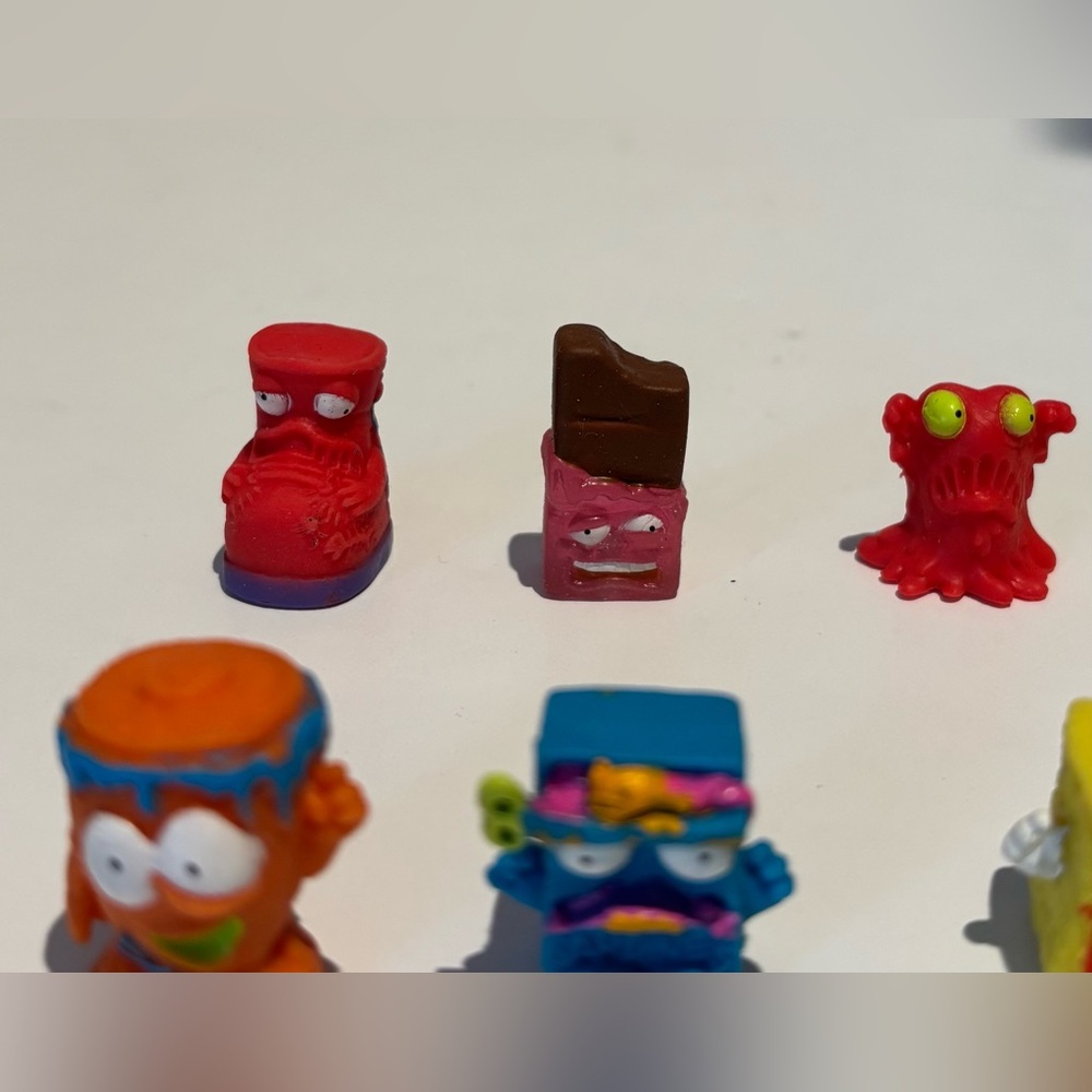 Trash Pack Exclusive Ultra Rare Lot Of 8 Including Chicken Pox - Picture 2 of 3